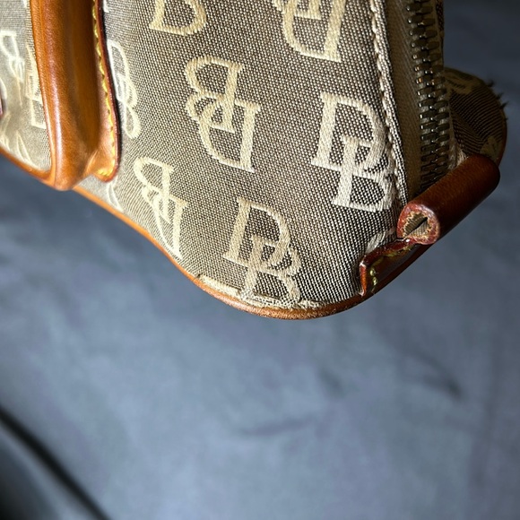 Dooney & Bourke 1975 - Picture 6 of 15